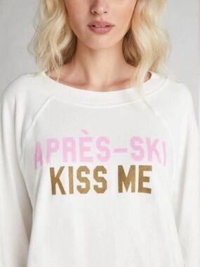 Wildfox Apres-Ski Kiss Me Raglan Sleeve Crewneck Terry Crewneck Sweatshirt  M